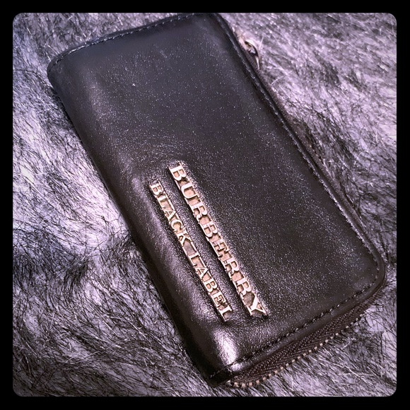 Burberry Other - Burberry Black Label key case